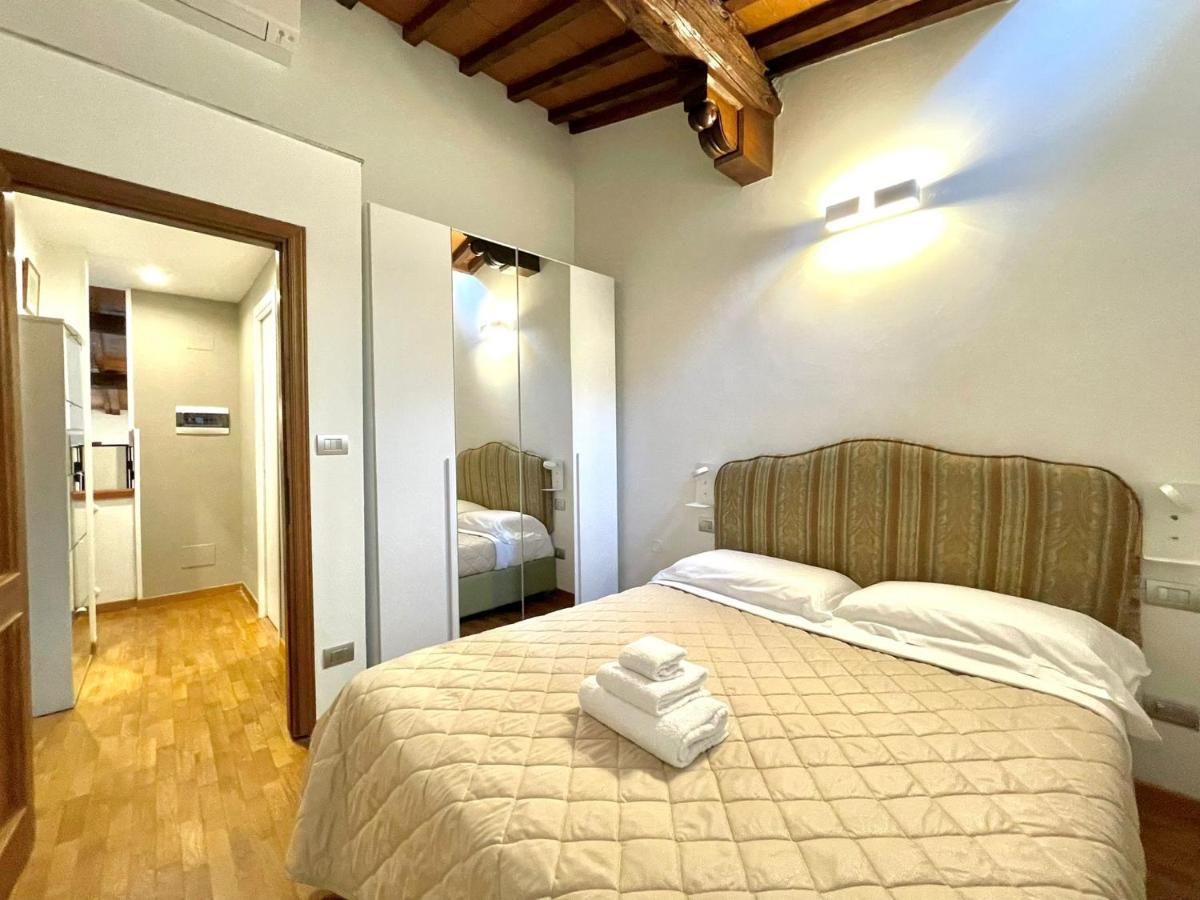 Charming Apartment In The Very Heart Of Florence Exterior photo